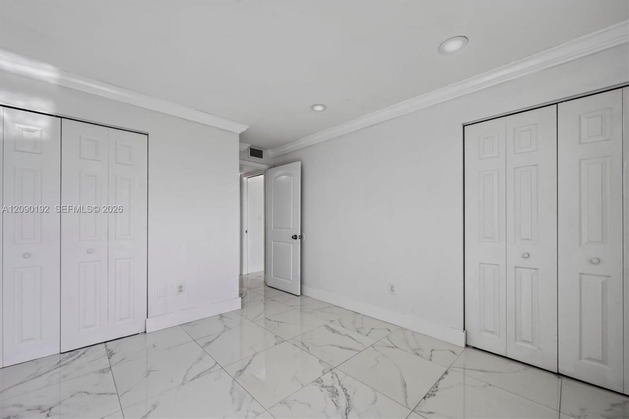8075 NW 7th St, Unit 503, Miami, FL 33126 Photo
