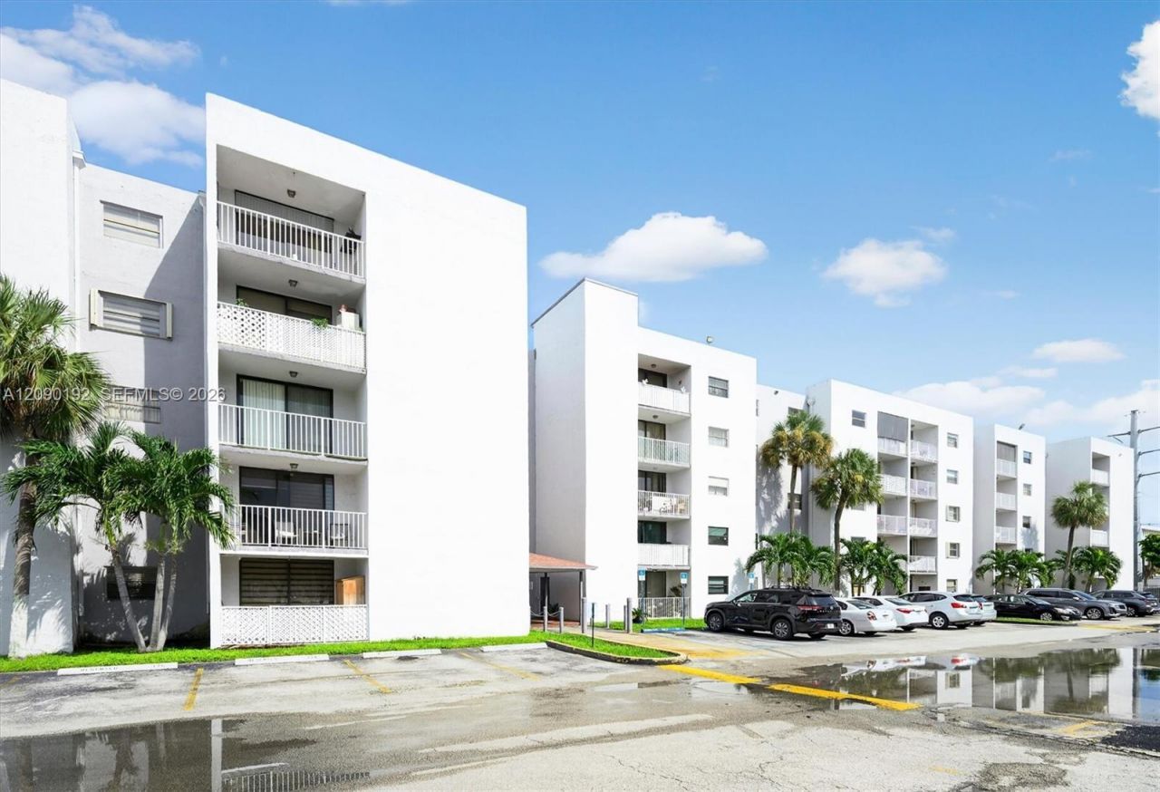8075 NW 7th St, Unit 503, Miami, FL 33126 Photo