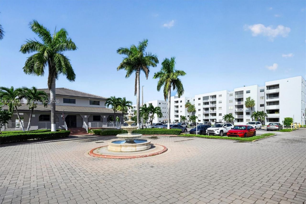 8075 NW 7th St, Unit 503, Miami, FL 33126 Photo