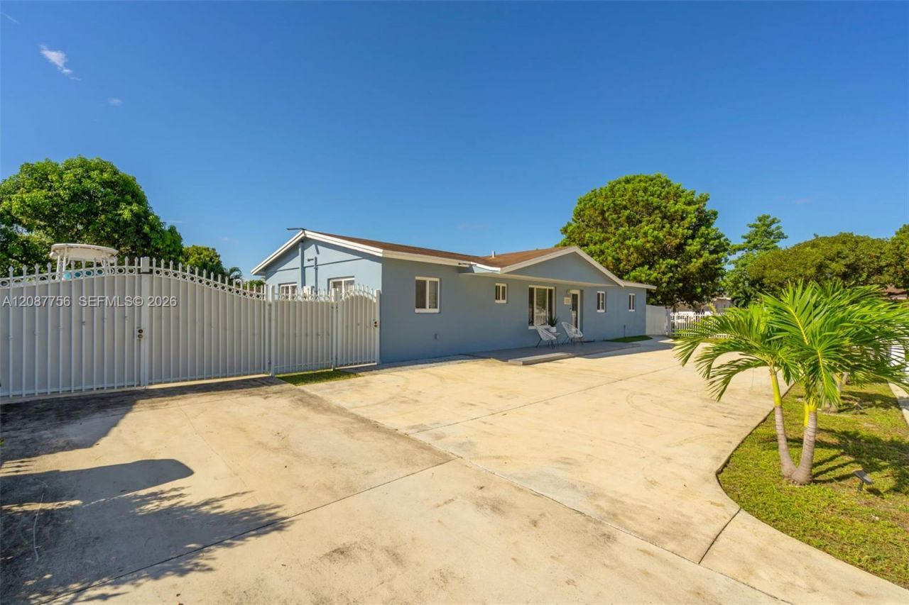 4522 NW 204th St , Miami Gardens, FL 33055 Photo
