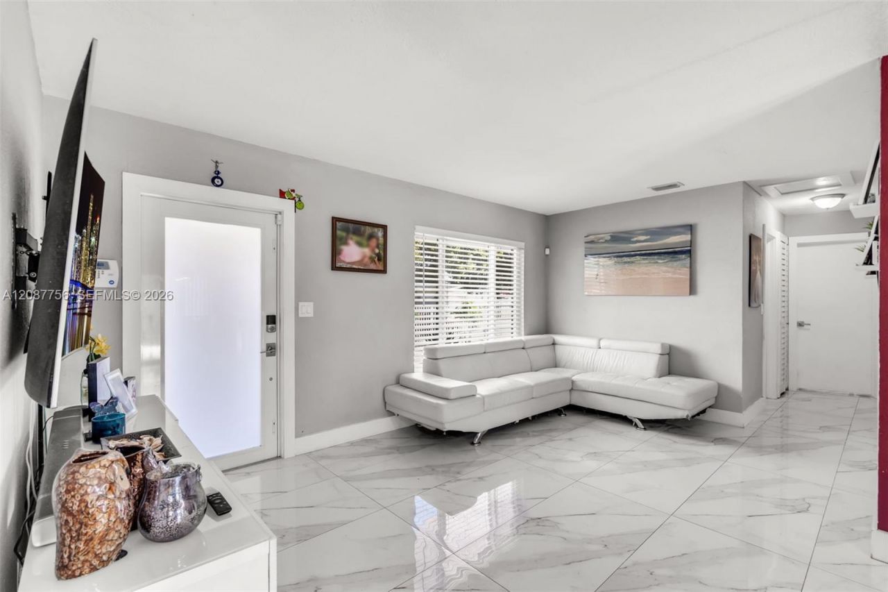 4522 NW 204th St , Miami Gardens, FL 33055 Photo