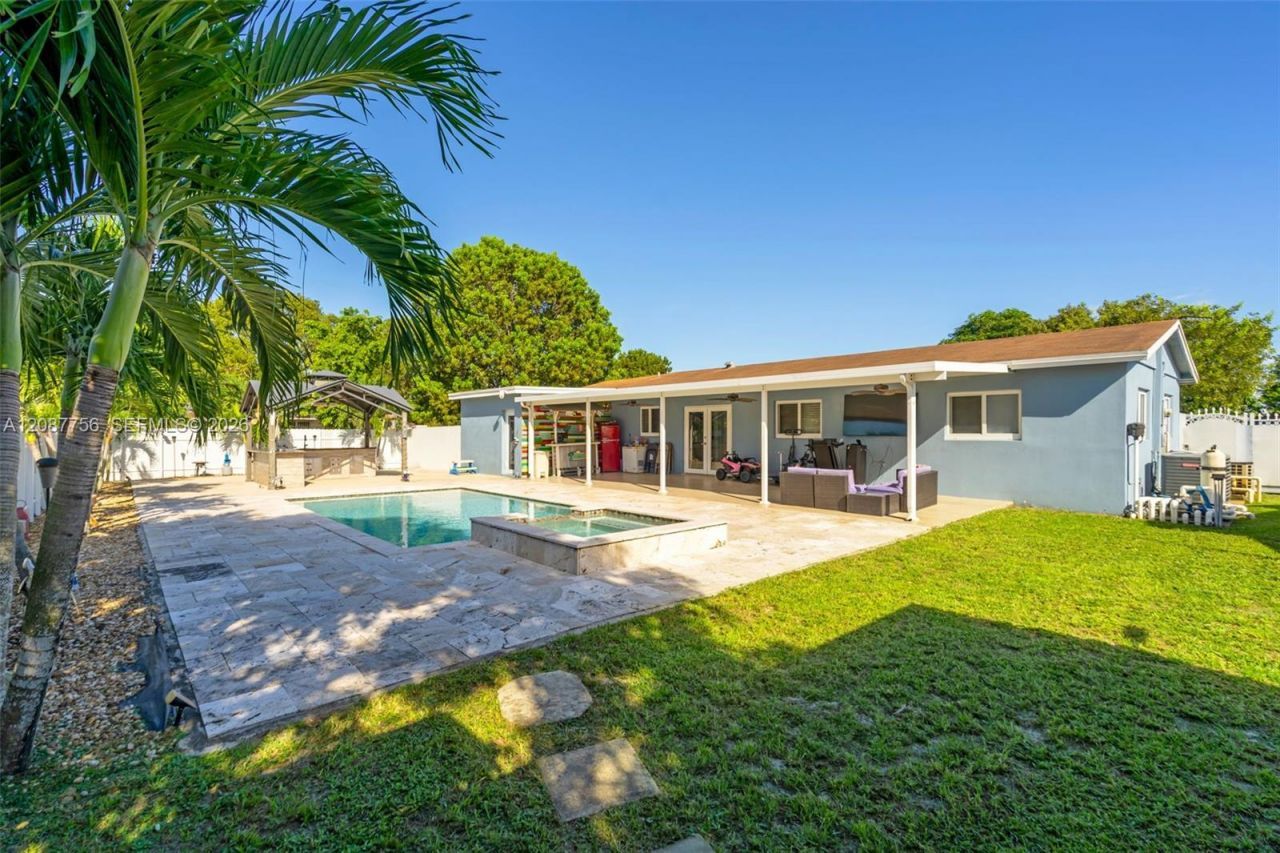 4522 NW 204th St , Miami Gardens, FL 33055 Photo