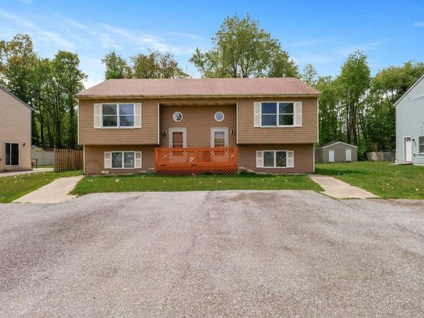 429-431 Woodlawn Avenue , Chesterton, IN 46304