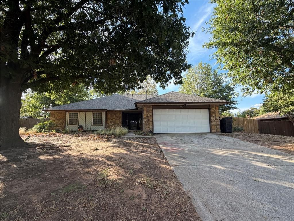 113 Lochwood Lane Yukon, OK 