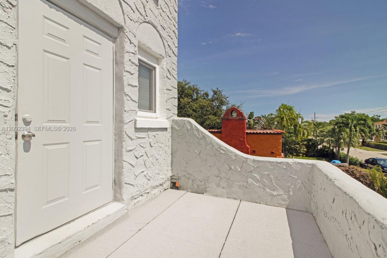 327 SW 20th St , Fort Lauderdale, FL 33315 Photo