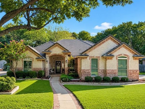 3122 Oakview Drive , Hurst, TX 76054