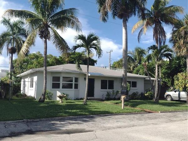 225 E 29th Ct , Riviera Beach, FL 33404