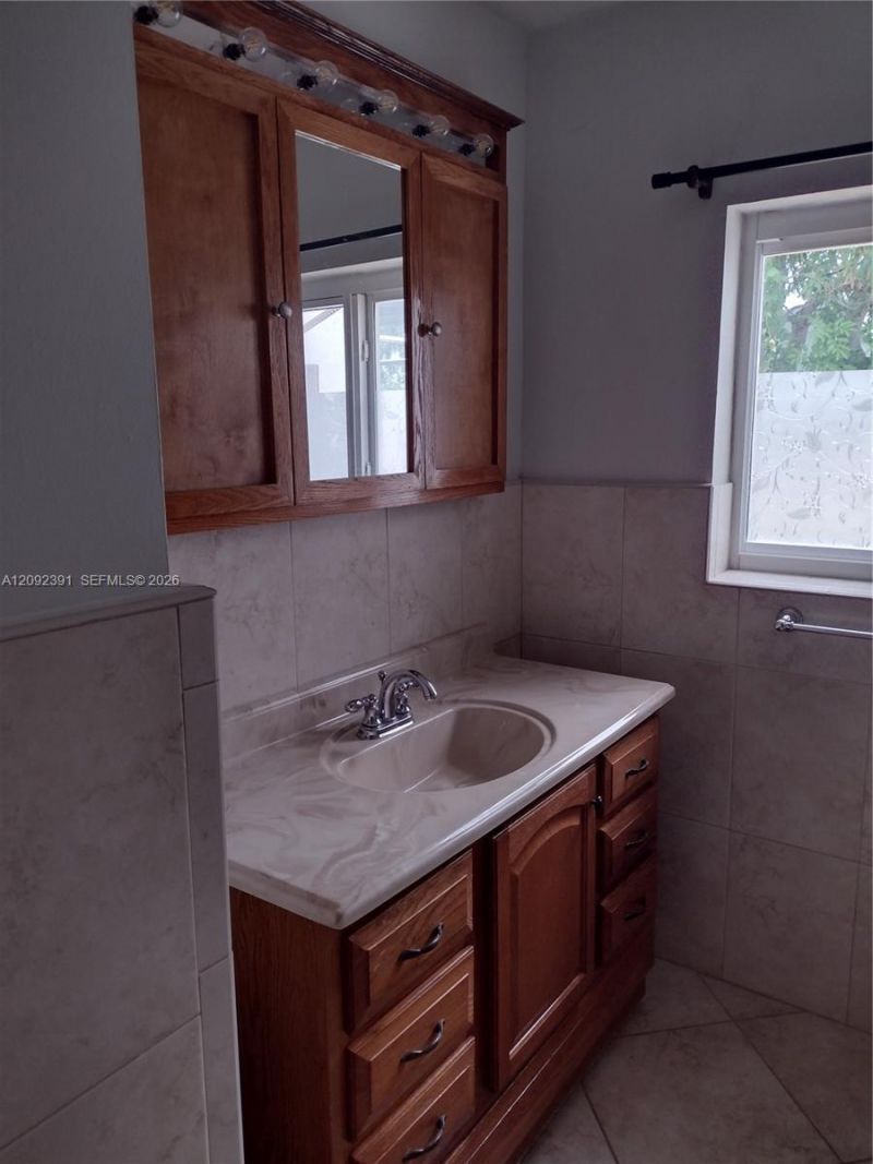 225 E 29th Ct , Riviera Beach, FL 33404 Photo