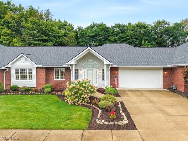 976 Rosemarie Circle, Wadsworth, OH 44281