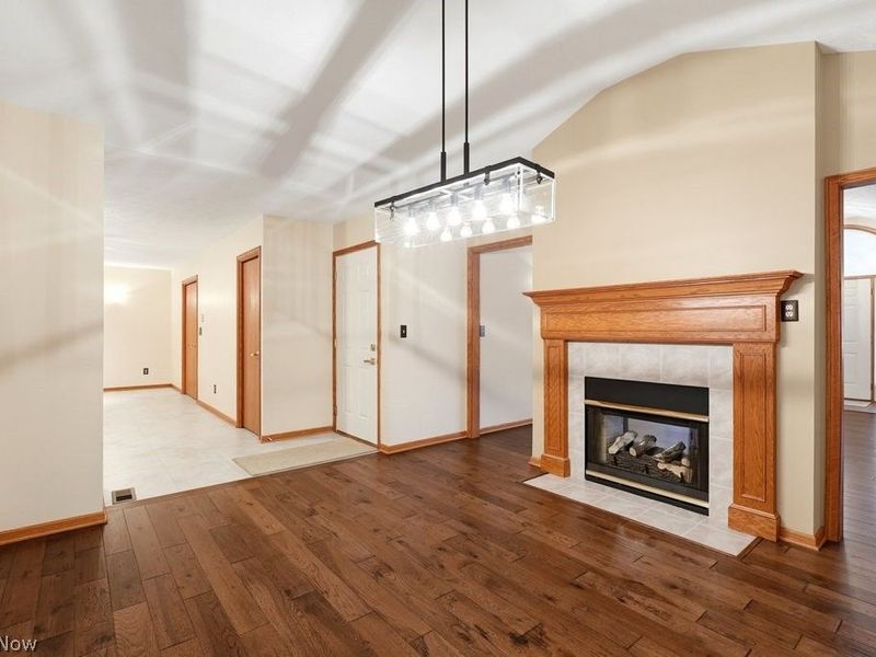 976 Rosemarie Circle, Wadsworth, OH 44281 Photo 10