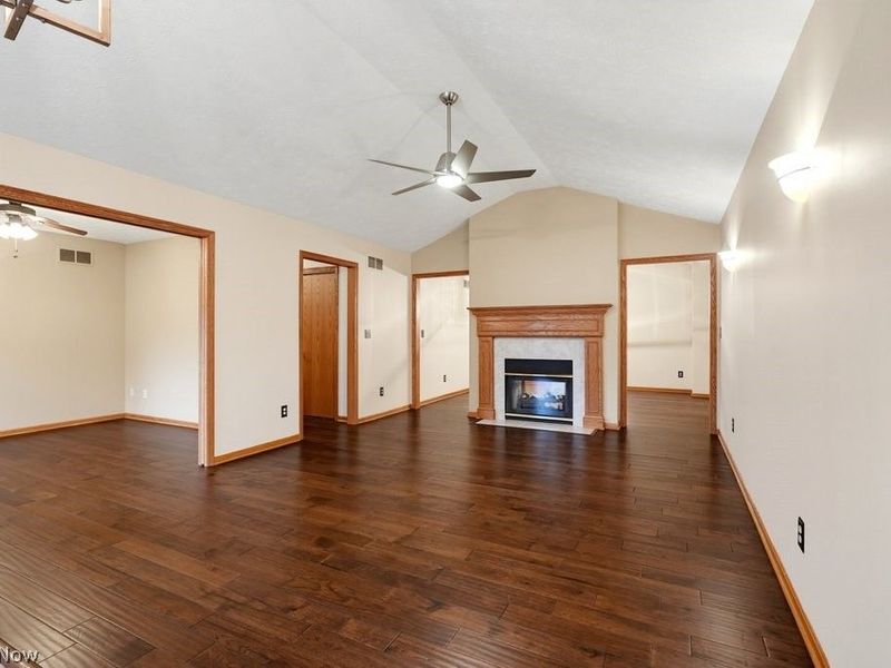 976 Rosemarie Circle, Wadsworth, OH 44281 Photo 6