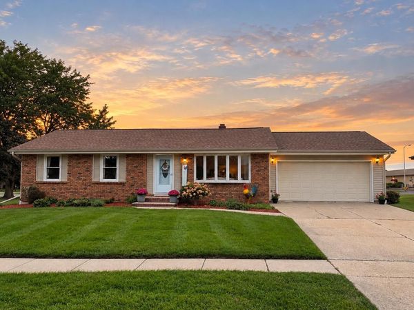 512 Westview AVENUE, Clinton, WI 53525