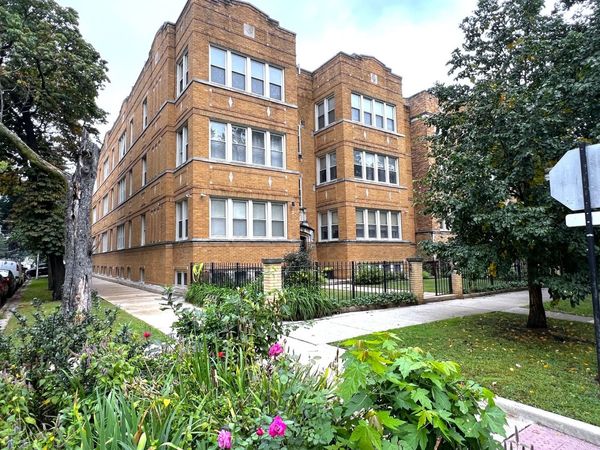 7433 N HOYNE Avenue, Unit 2, Chicago, IL 60645