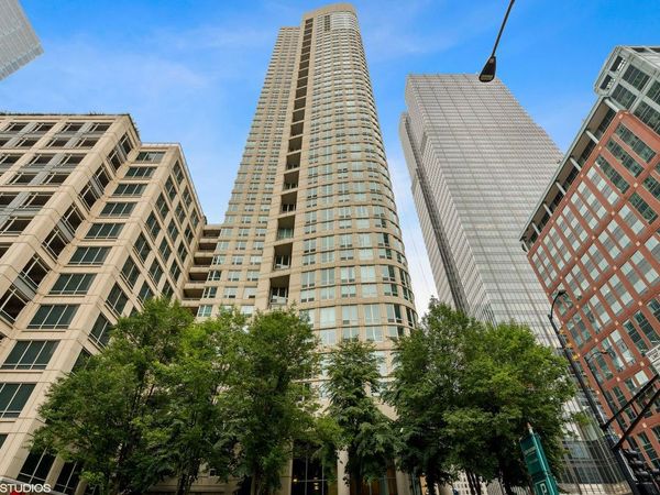 345 N LaSalle Drive , Unit 3302, Chicago, IL 60654