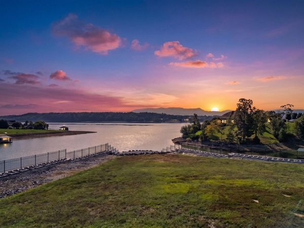 186 Scenic Shores Drive, Dandridge, TN 37725