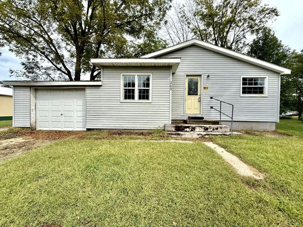 203 E Maple , Medaryville, IN 47957