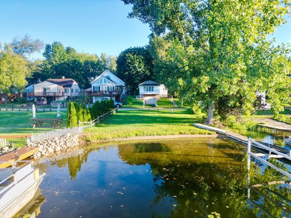 11054 Crooked Lake Drive NE, Rockford, MI 49341