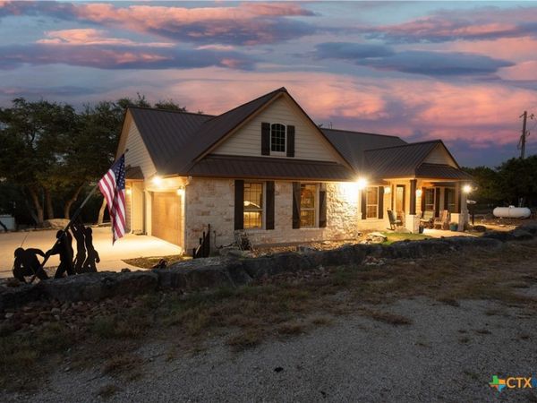 824 Shelly Drive , Canyon Lake, TX 78133