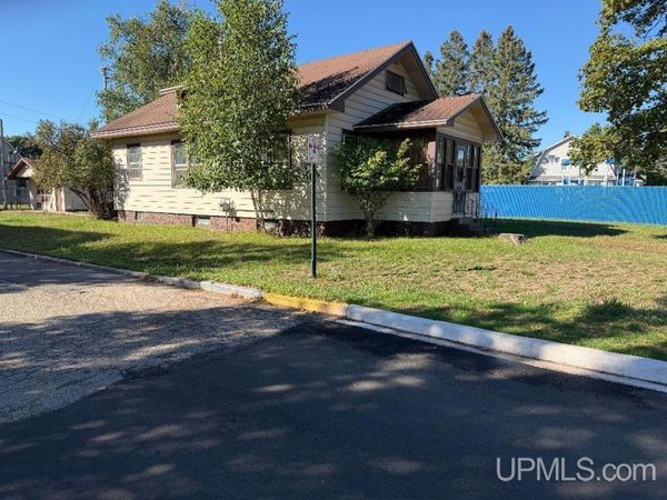 401 W A St Street, Iron Mountain, MI 49801
