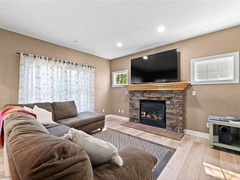 3407 Chadwick Drive, Uniontown, OH 44685 Photo 11