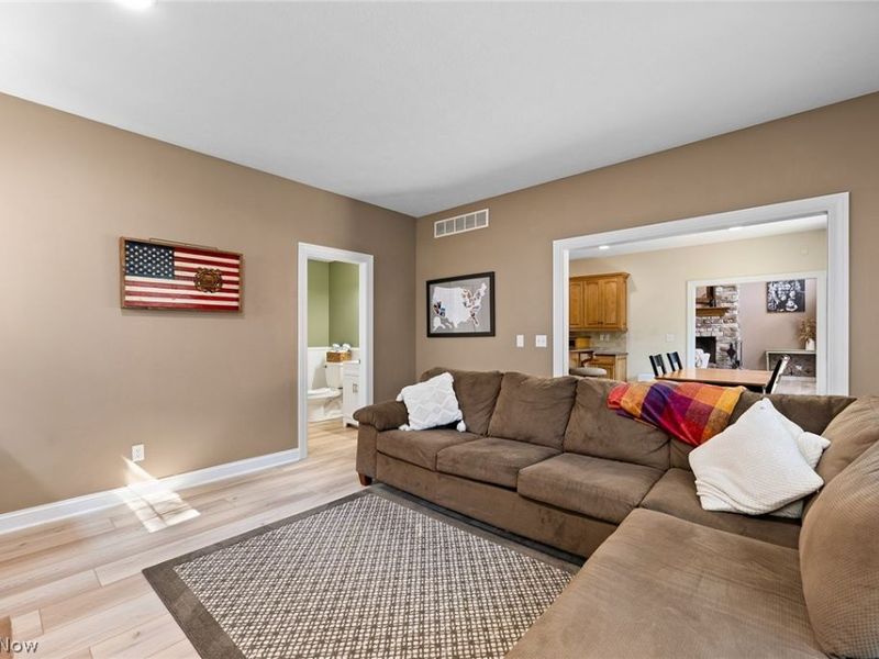 3407 Chadwick Drive, Uniontown, OH 44685 Photo 12