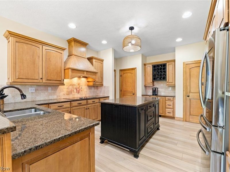 3407 Chadwick Drive, Uniontown, OH 44685 Photo 8