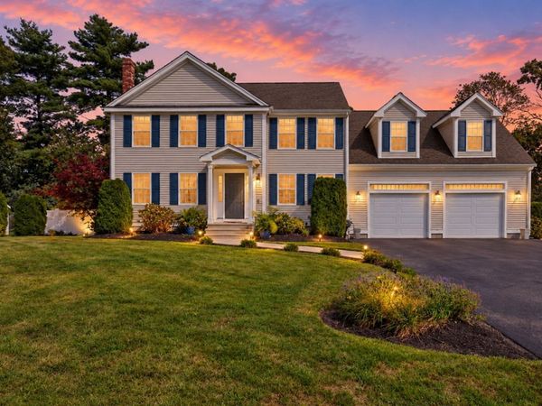 68 Metacomet Ave, Taunton, MA 02718