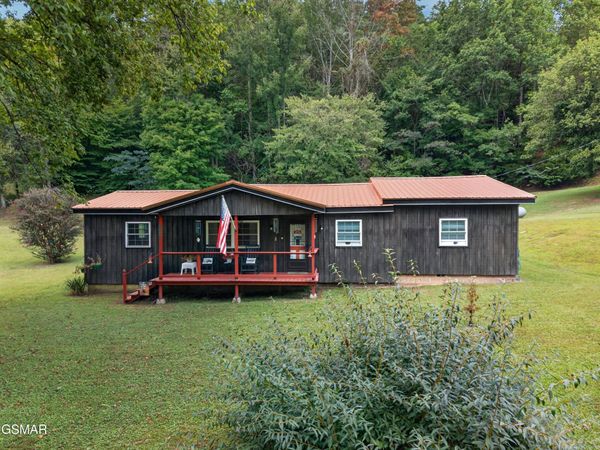 9089 Highway 66 , Sneedville, TN 37869