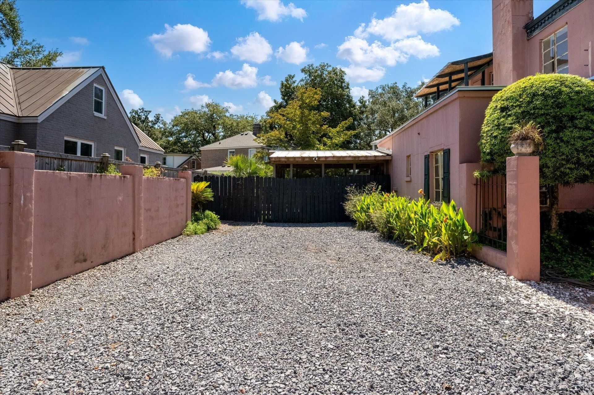 565 Savannah Highway  Photo 4
