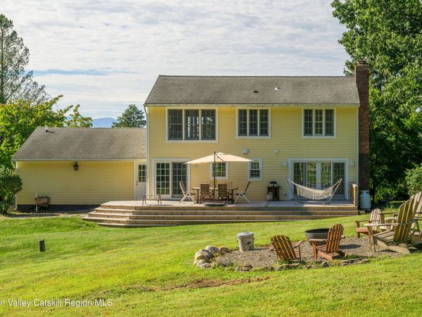 17 Jennifer Lane, Hudson, NY 12534