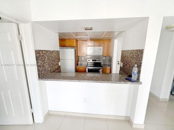 6995 NW 186th St , Unit E211, Hialeah, FL 33015