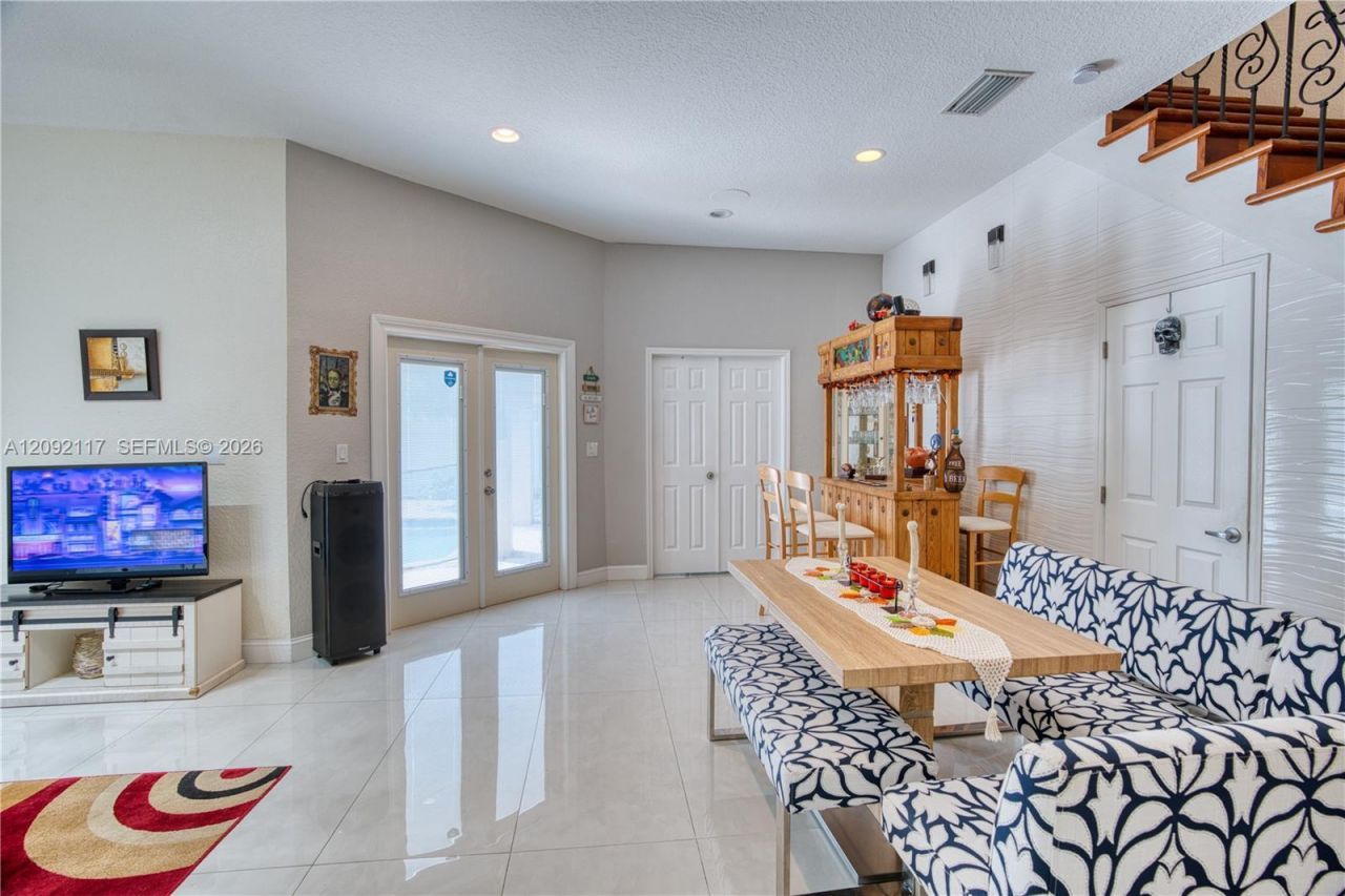 279 Springfield Dr, West Palm Beach, FL 33415 Photo