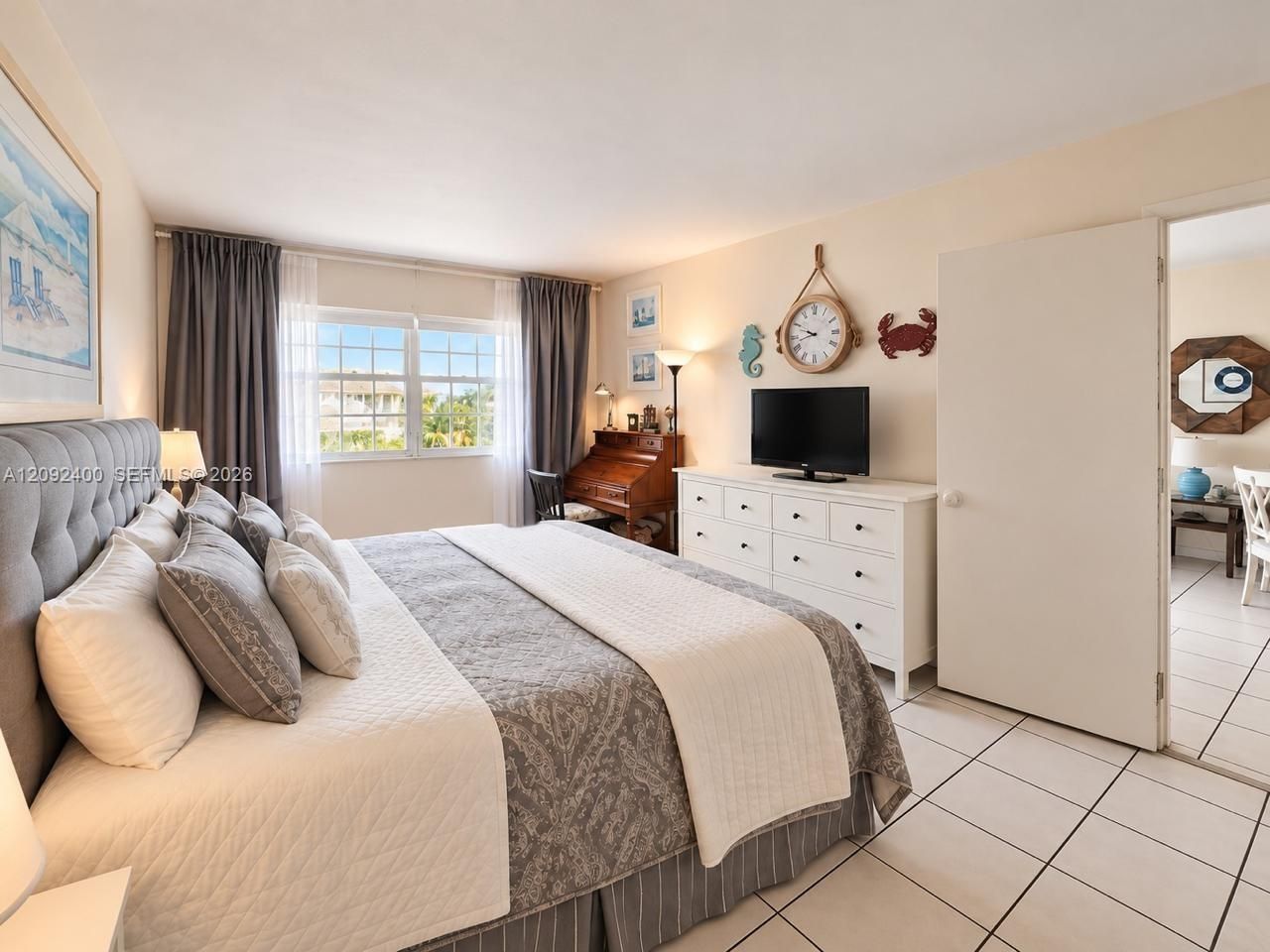 2200 E Hallandale Beach Blvd, Unit 301, Hallandale Beach, FL 33009 Photo