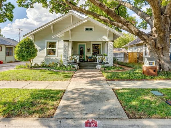 1116 W Arlington Avenue , Fort Worth, TX 76110