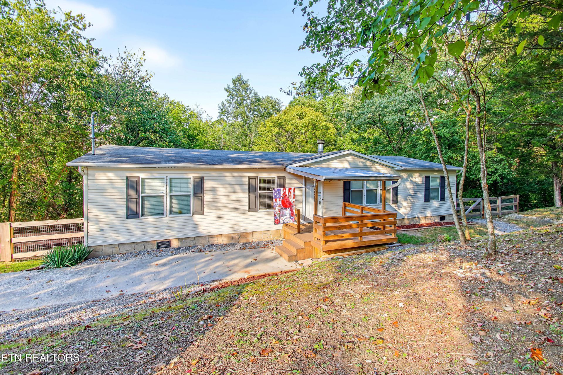 5308 Mcnutt Rd, Knoxville, TN 37920 Main Photo