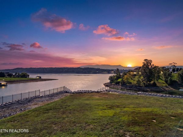 186 Scenic Shores Drive, Dandridge, TN 37725
