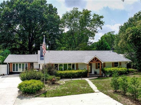 3917 W Friendly Avenue , Greensboro, NC 27410