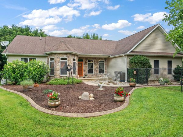 639 E Us Highway 6 , Westville, IN 46391