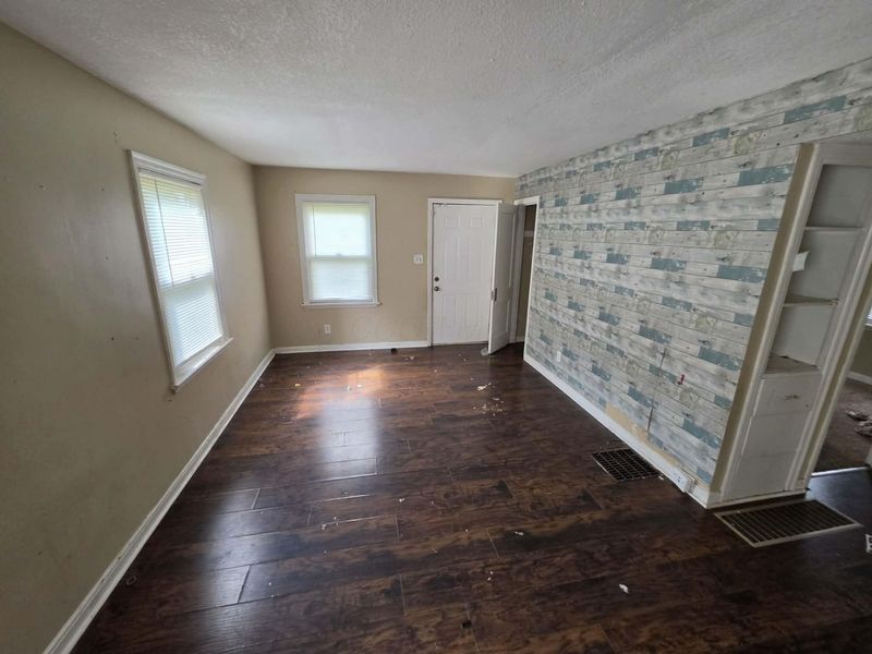 350 Wrexham Avenue , Columbus, OH 43223 Photo 3