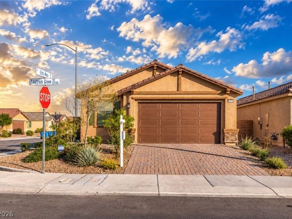 5740 Saltrock Grove Street, North Las Vegas, NV 89081