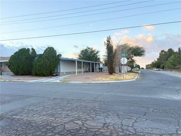 511 E Simkins Road, Pahrump, NV 89060