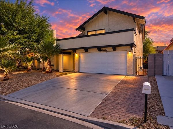 4760 Woodridge Road, Las Vegas, NV 89121