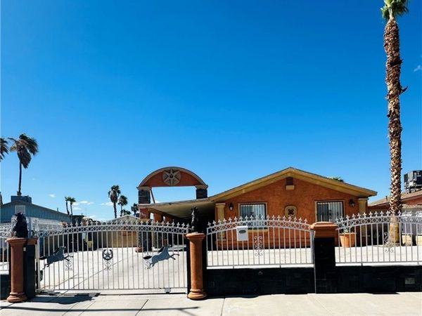 5211 Gloucester Circle, Las Vegas, NV 89122