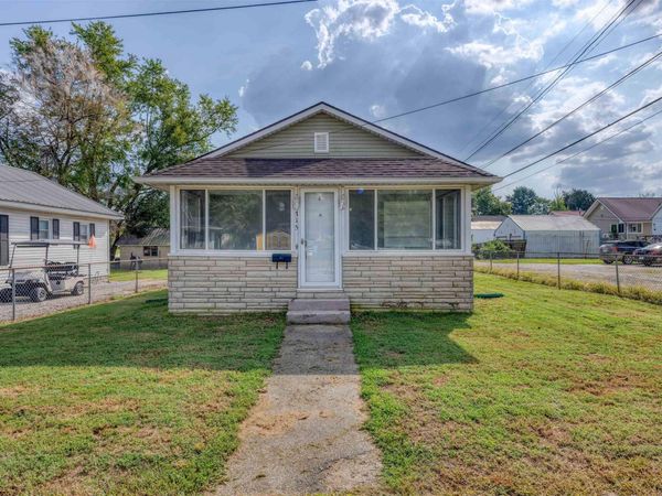 315 E Oak Street, Oakland City, IN 47660