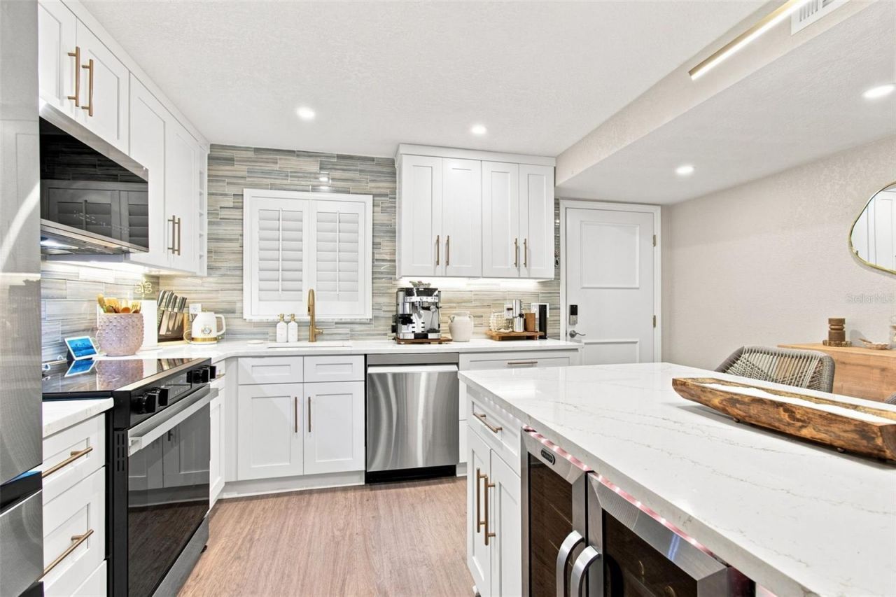 17035 Gulf Boulevard, Unit 122, North Redington Beach, FL 33708 Photo