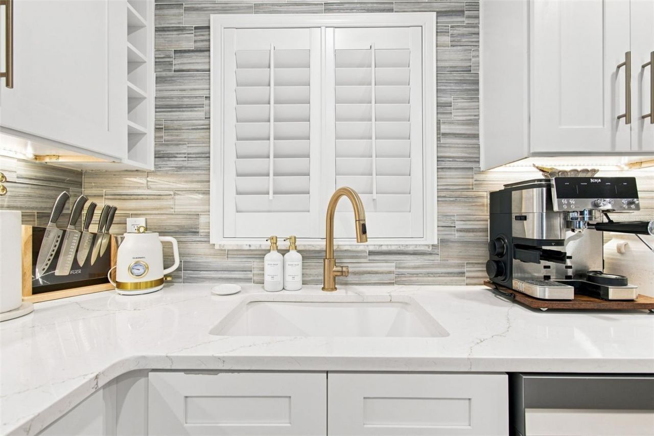 17035 Gulf Boulevard, Unit 122, North Redington Beach, FL 33708 Photo