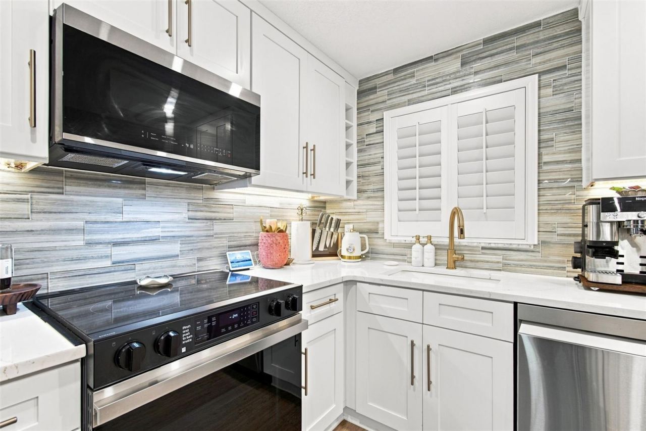 17035 Gulf Boulevard, Unit 122, North Redington Beach, FL 33708 Photo