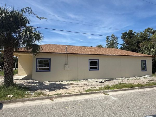 700 LOOMIS AVENUE , DAYTONA BEACH, FL 32114