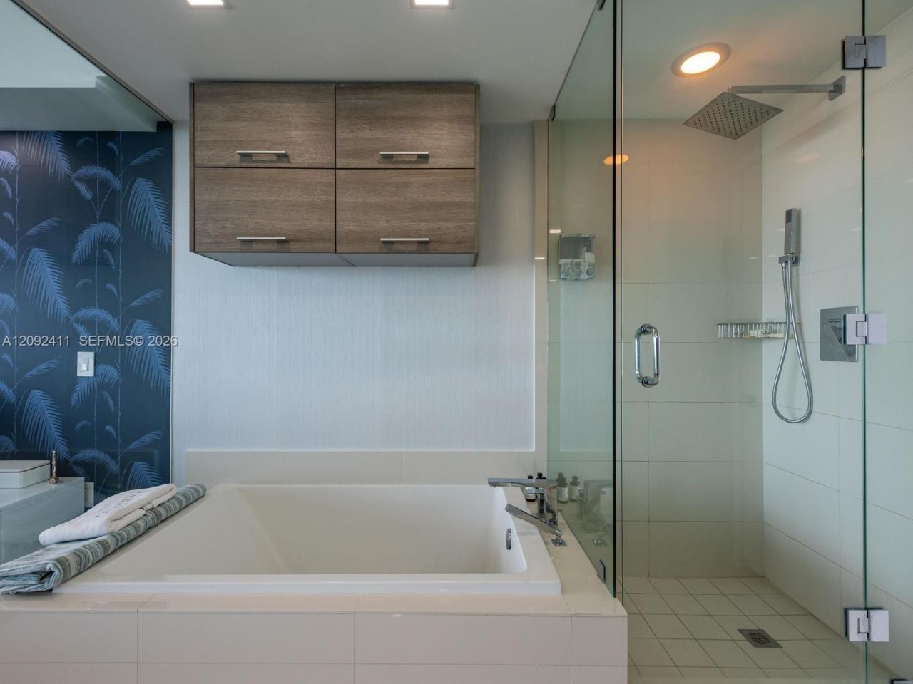 650 NE 32, Unit 3302, Miami, FL 33137 Photo