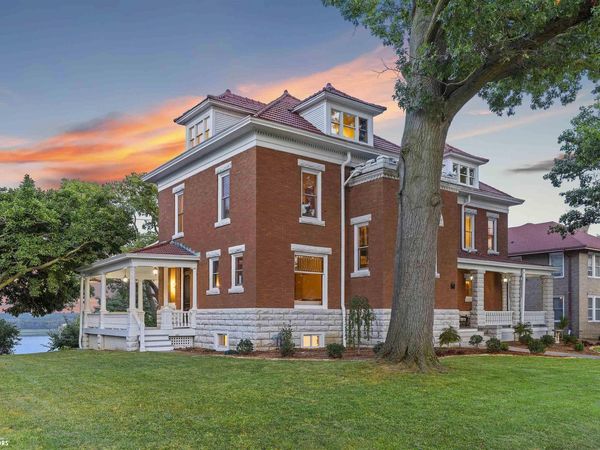 729 Grand Avenue, Keokuk, IA 52632